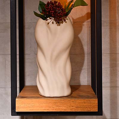 Flower vase ceramic Light Cream shade Swirl