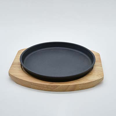 Cast Iron sizzler pan with wooden base Round