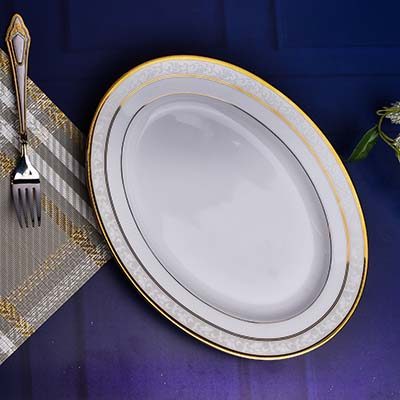 NORITAKE Oval platter with Cream decal and Gold line
