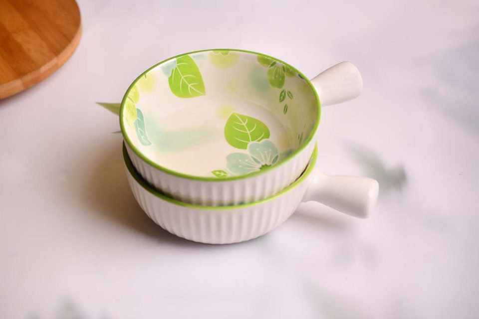 Ceramic Round serving dish with handle Green print - photo 1