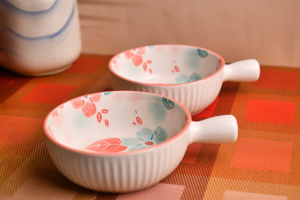 Ceramic Round serving dish with handle Pink print - photo 4