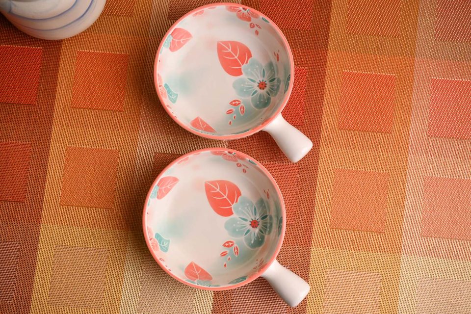 Ceramic Round serving dish with handle Pink print - photo 3