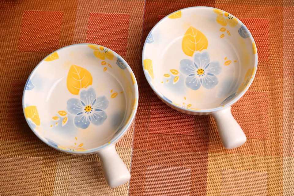 Ceramic Round serving dish with handle Yellow print - photo 3