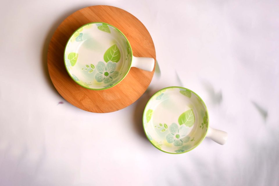 Ceramic Round serving dish with handle Green print - photo 2