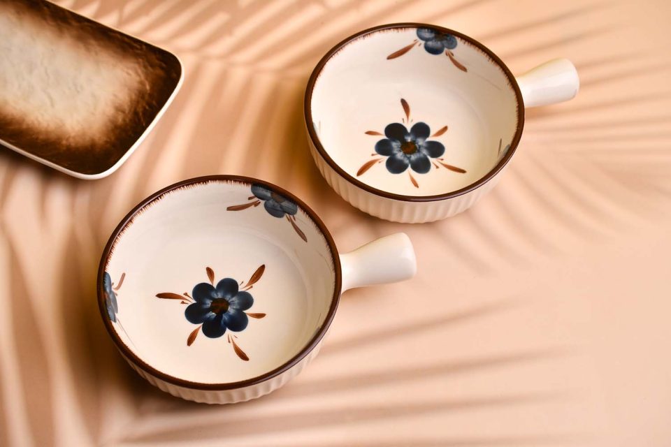 Ceramic Round serving dish with handle Blue flower print print - photo 2