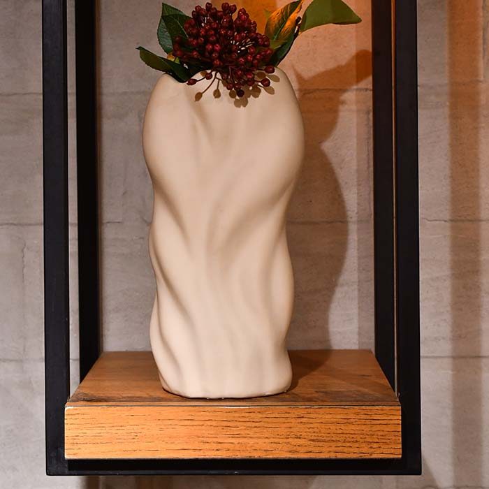 Flower vase ceramic Light Cream shade Swirl - photo 1