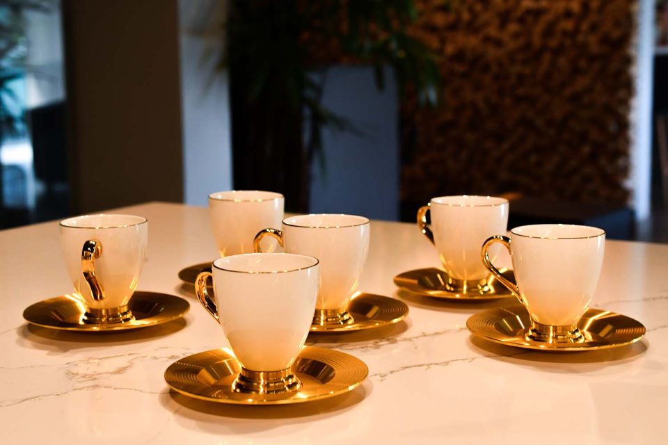 White coffee cup and gold plated saucer - photo 5